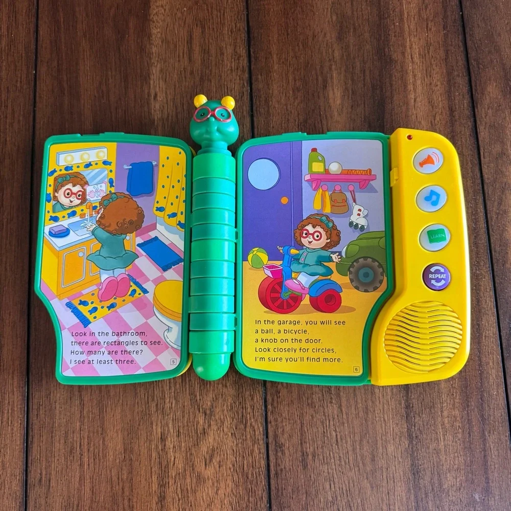 Vintage 2001 Fisher Price Little People “Shapes‎ in our House” Electronic Book